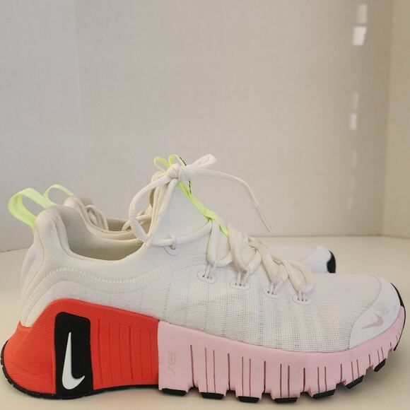 Nike Free Metcon 6 Women's Workout Shoes (IB4526-100, ) Size 7.5 - Picture 2 of 8